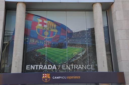 303barca101022_26.jpg